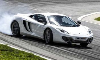 Три минуты звука двигателя  McLaren 12C